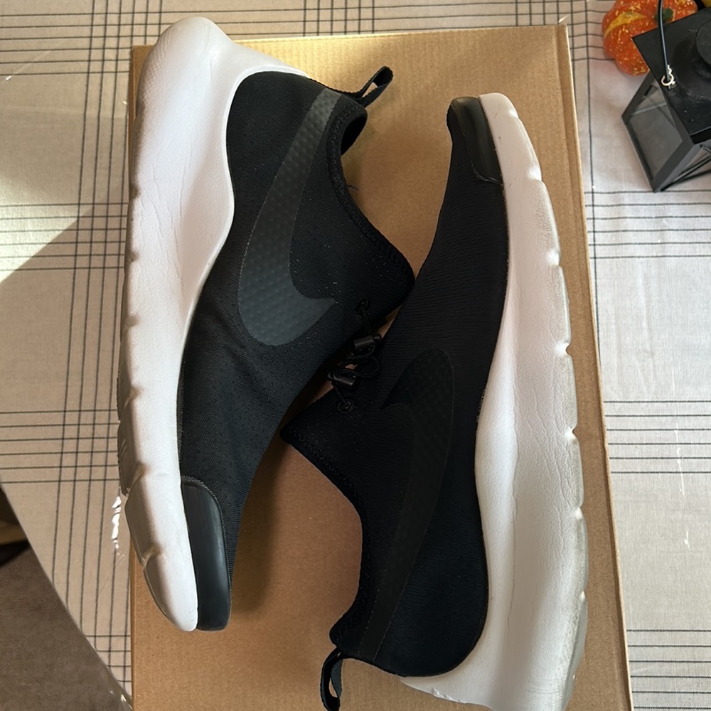 Nike Aparte SE black/white